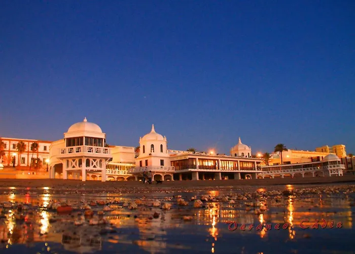 Plaza La Fuente كاديز